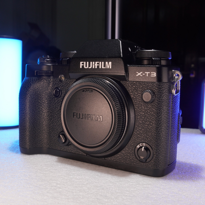 (USED) FUJIFILM X-T3 Mirrorless Camera - Body (Black) - Like New - 9AQ02611