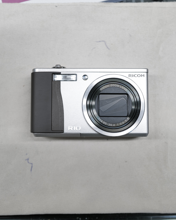 (USED) RICOH R10 Compact Digicam - Like New - 00103514