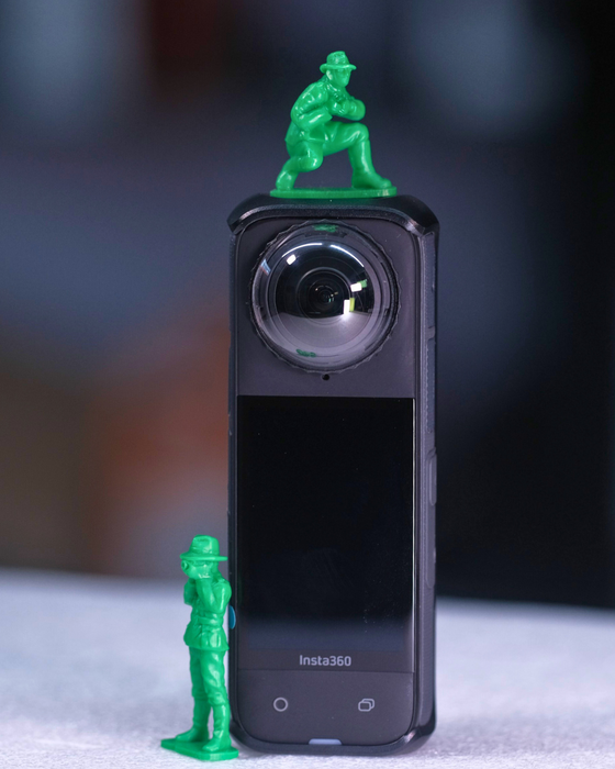(USED) INSTA360 X4 w/ extra original battery (total 2 pcs) & OEM premium lens guard (glass material) - Like New - BMLA2411P3CUH