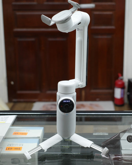 (USED) INSTA360 Flow mobile gimbal Creator Kit (White) - Like New - IBBLA23063V3FA