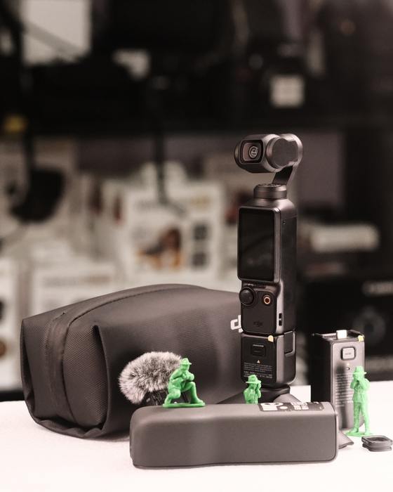 (USED) DJI Pocket 3 Creator Combo w/ extra accessories - Like New - 5WTZM4S0029975
