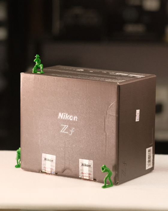 (USED) NIKON ZF Mirrorless Camera w/ 40mm F2 SE Pancake Kit Lens - Like New - 7607993 & 30043487