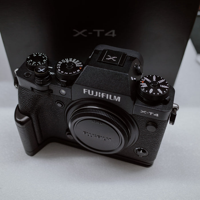 (USED) FUJIFILM X-T4 Mirrorless Camera - Body only - Like New - 1DQ01149