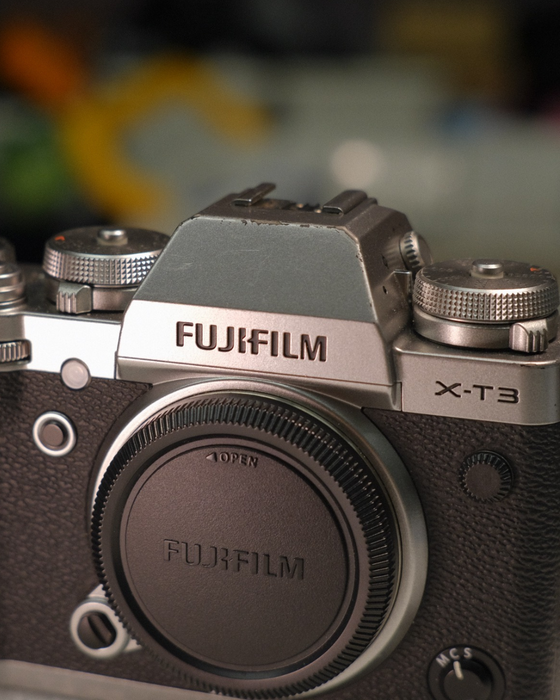 (USED) FUJIFILM X-T3 Mirrorless Camera - body only (Silver) - Like New - 9CQ11197