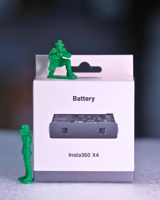 (USED) INSTA360 X4 w/ extra original battery (total 2 pcs) & OEM premium lens guard (glass material) - Like New - BMLA2411P3CUH