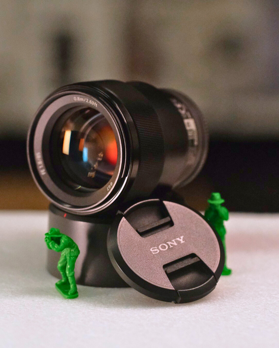 (USED) SONY FE 85mm f/1.8 Lens - Like New - 1876599