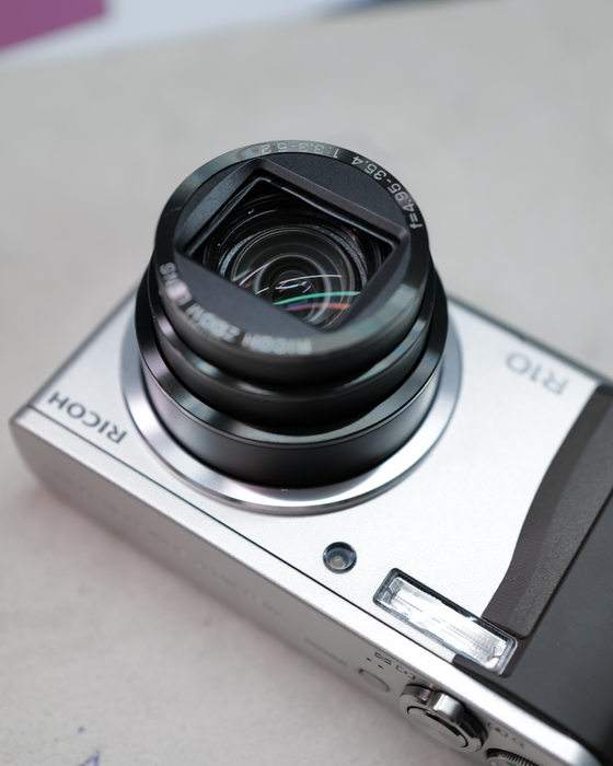 (USED) RICOH R10 Compact Digicam - Like New - 00103514