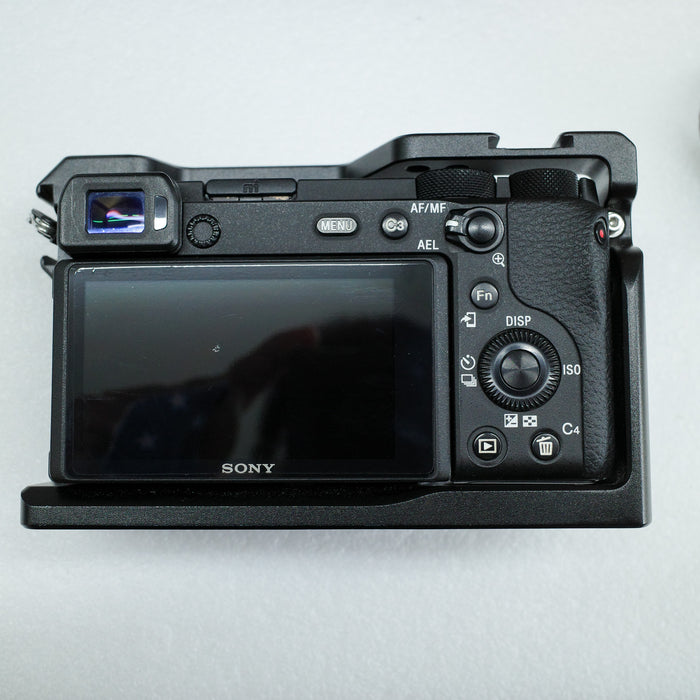 (USED) SONY A6600 Mirrorless Camera w/ Cage - Like New - 4973489