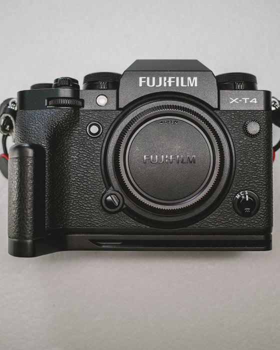 (USED) FUJIFILM X-T4 Mirrorless Camera - Like New - 0AQ04239