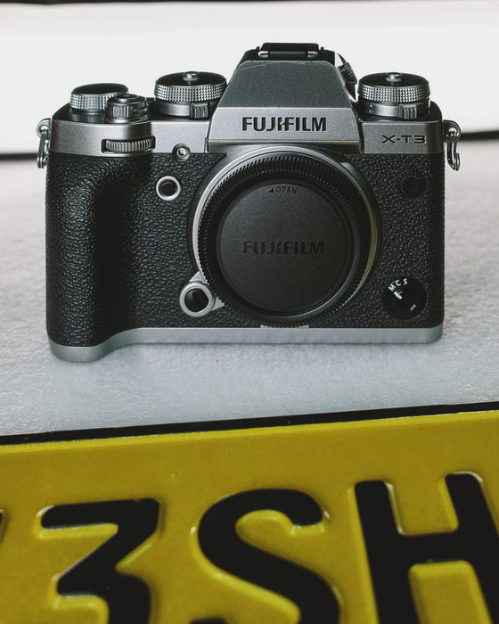 (USED) FUJIFILM X-T3 Mirrorless Camera (Silver) - Like New - 8CQ12433